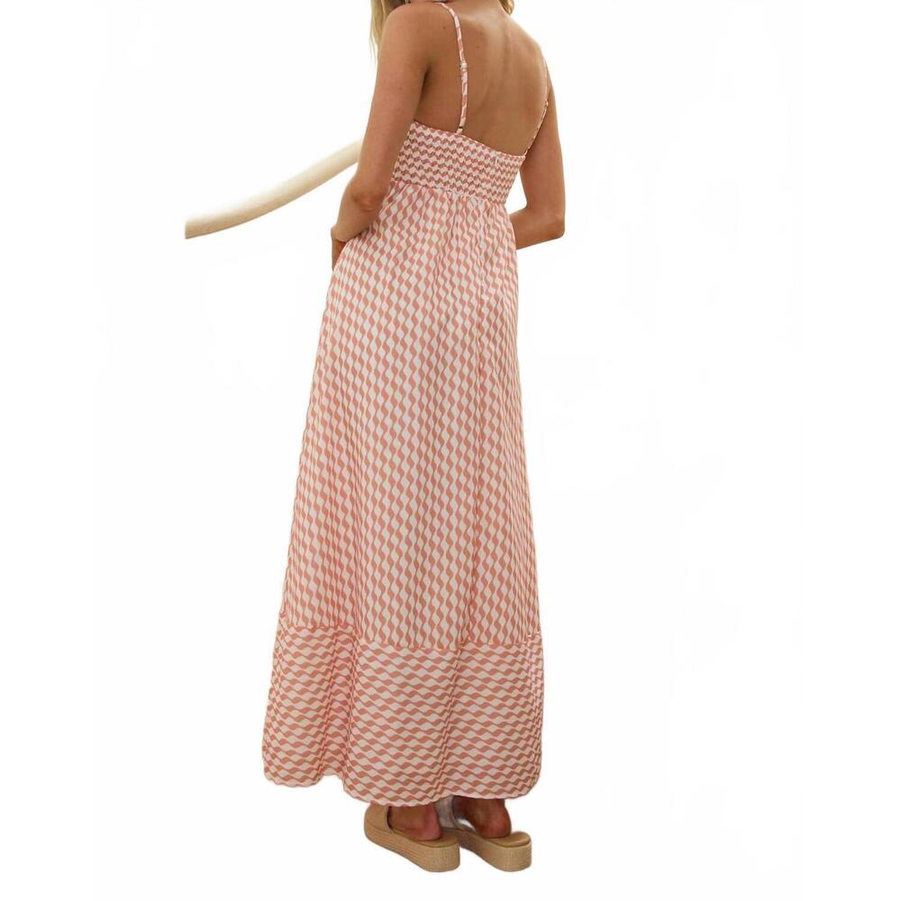 NEW ONE AND ONLY COLLECTIVE squiggle smocked maxi dress in coral - Picture 2 of 2